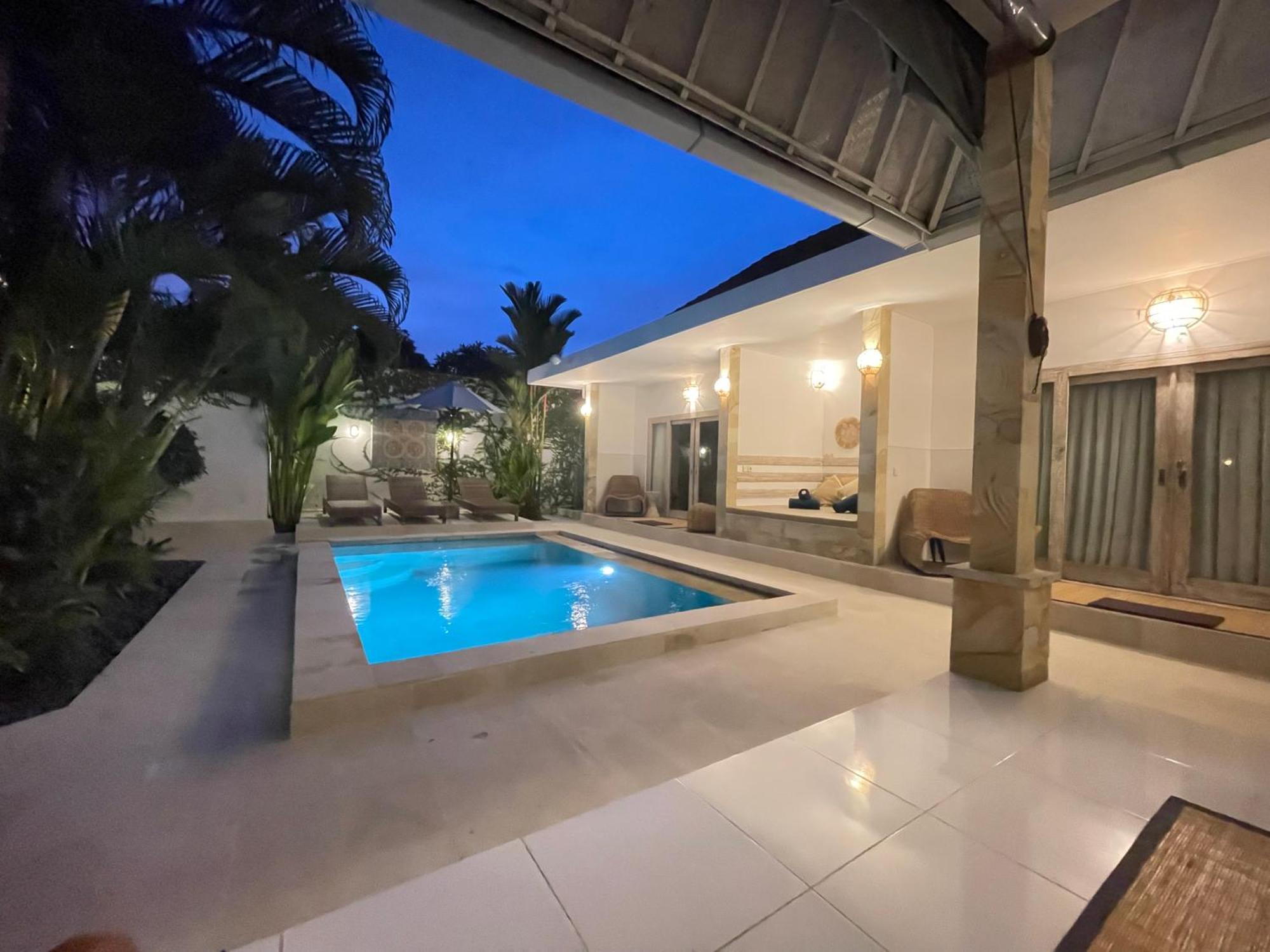 Pennylane Villa เซมินยัค ภายนอก รูปภาพ